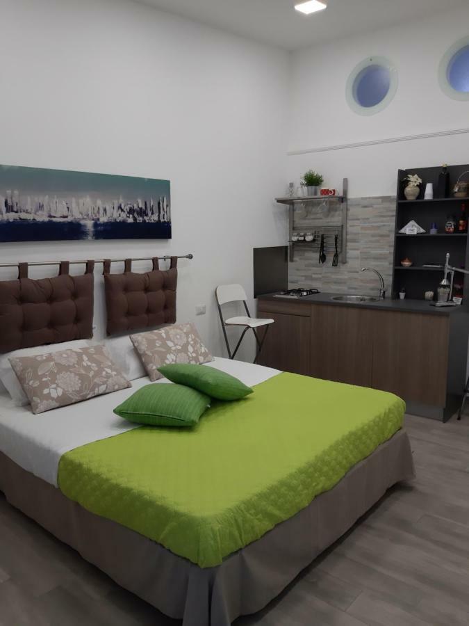 Travel Home Помпей Екстериор снимка